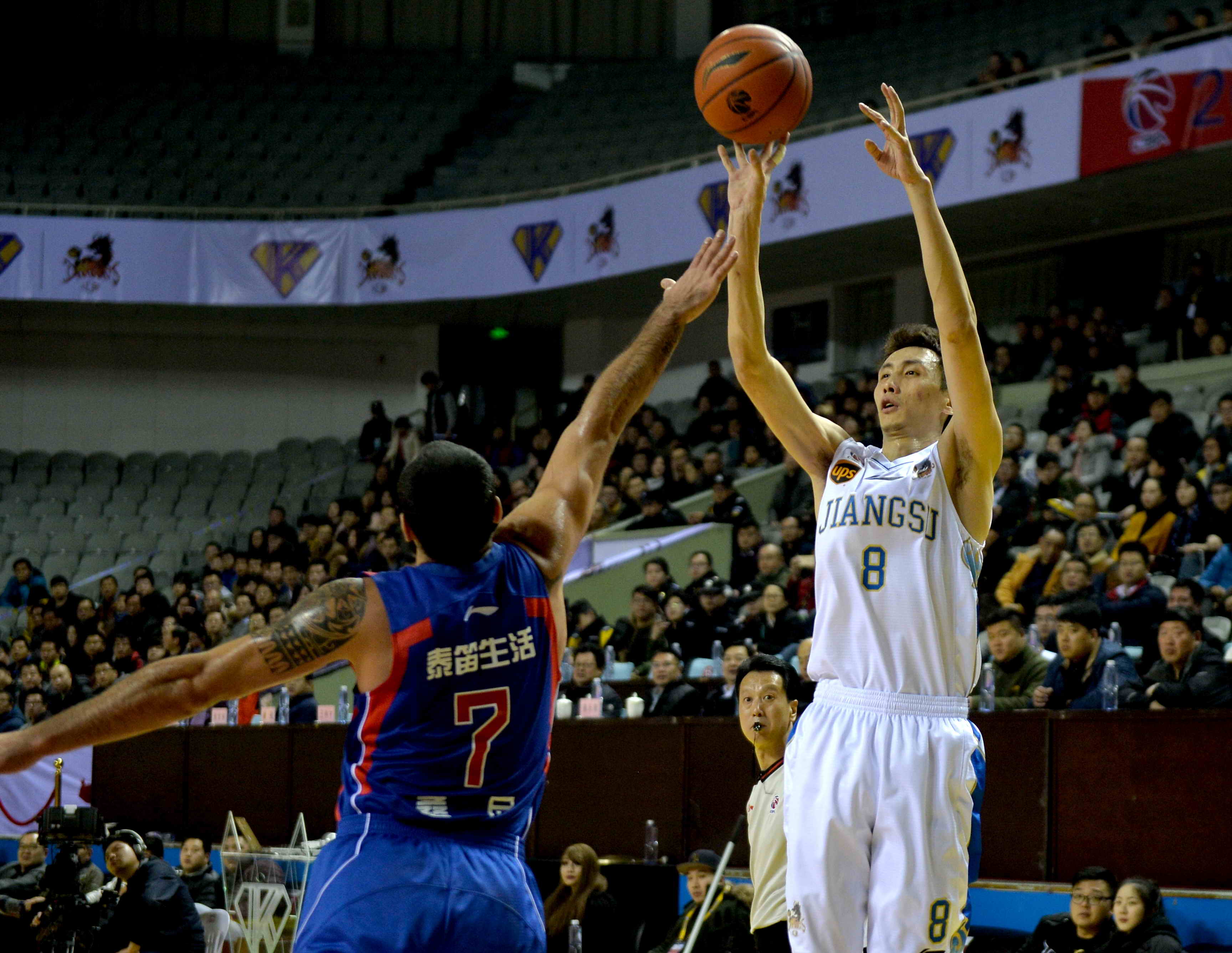 利物浦率先 利物浦率先